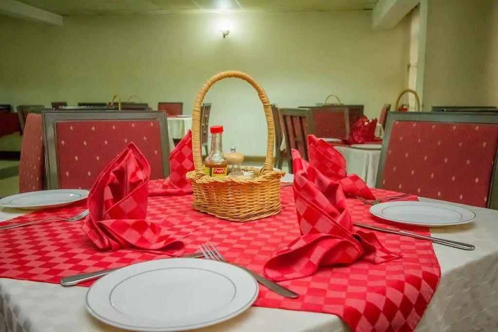 Holiday Express Hotel Kampala 3*,