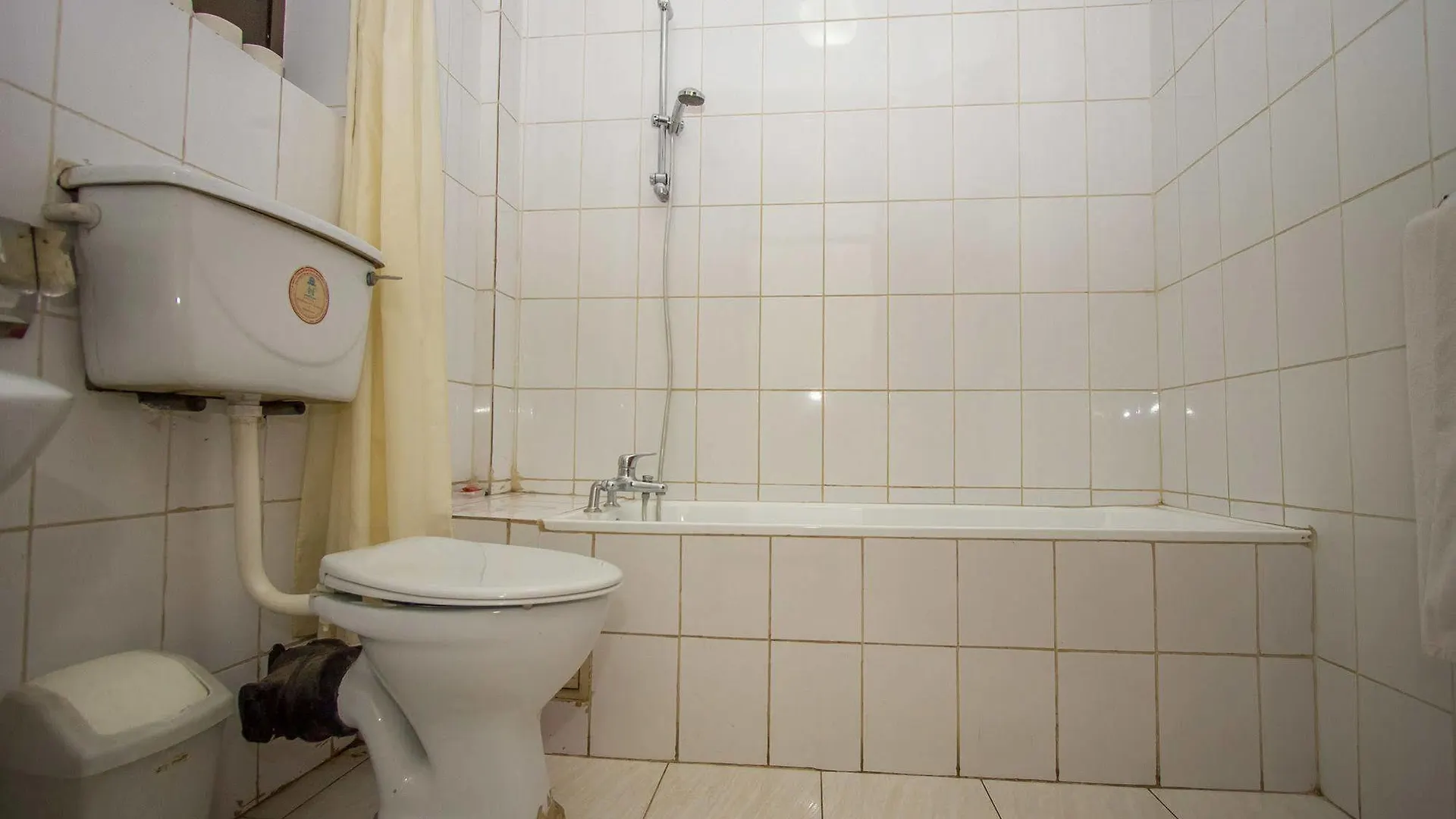 ***  Holiday Express Hotel Kampala Uganda